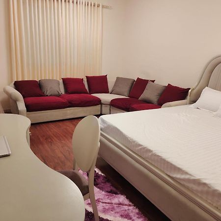 Arnim Suite - 3 Bedrooms Apartment Sharjah Bagian luar foto