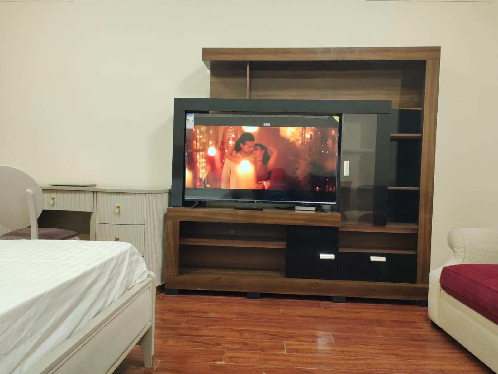 Arnim Suite - 3 Bedrooms Apartment Sharjah Bagian luar foto