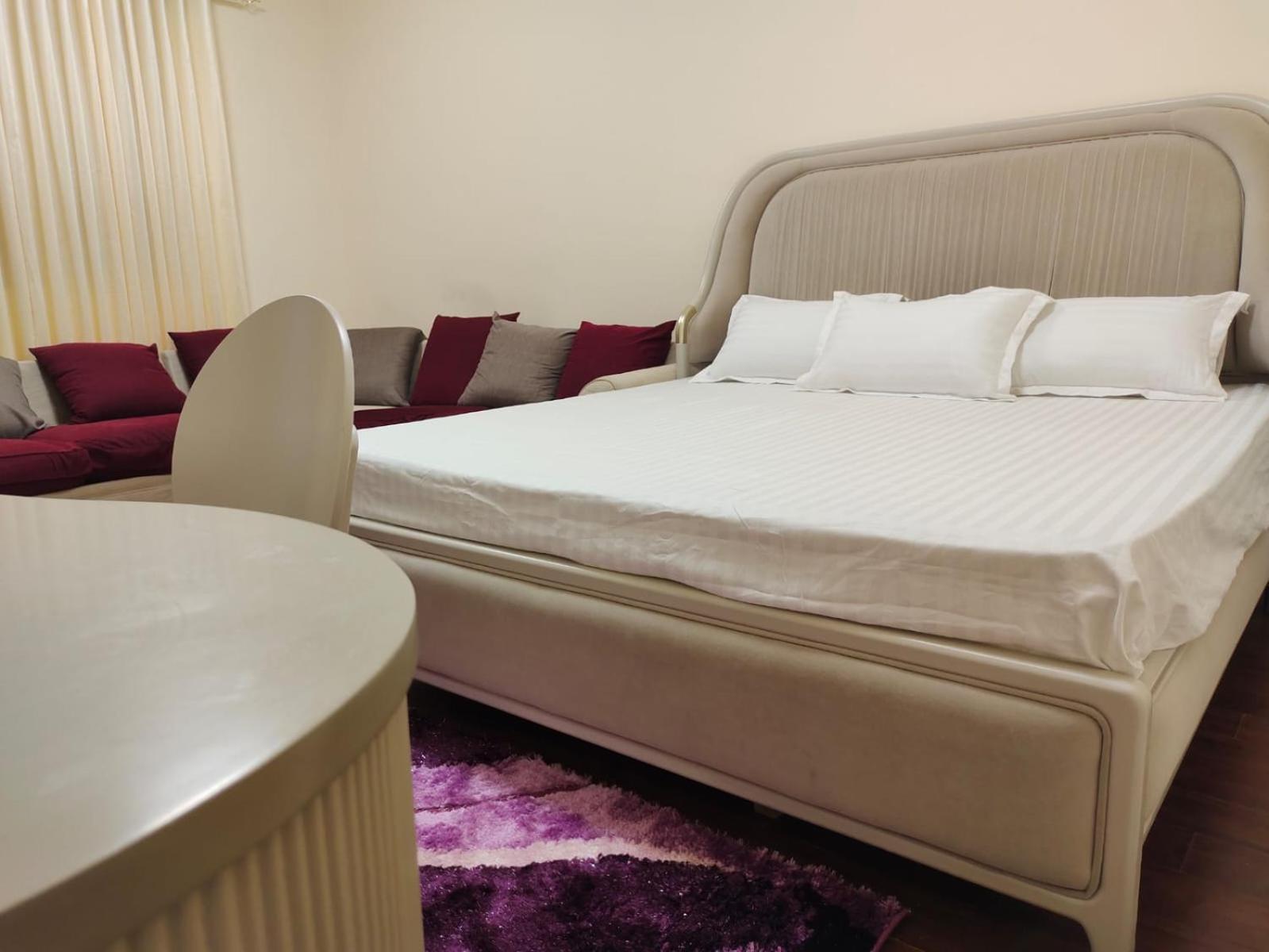 Arnim Suite - 3 Bedrooms Apartment Sharjah Bagian luar foto