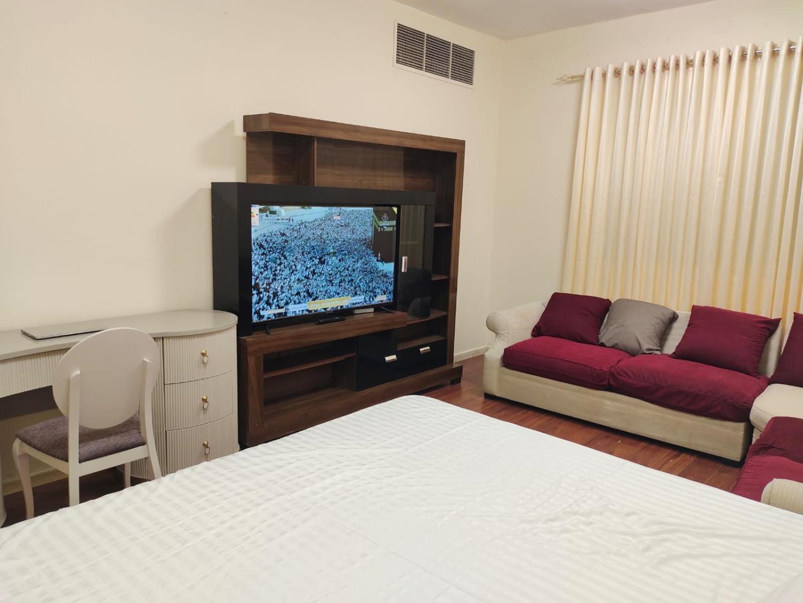Arnim Suite - 3 Bedrooms Apartment Sharjah Bagian luar foto