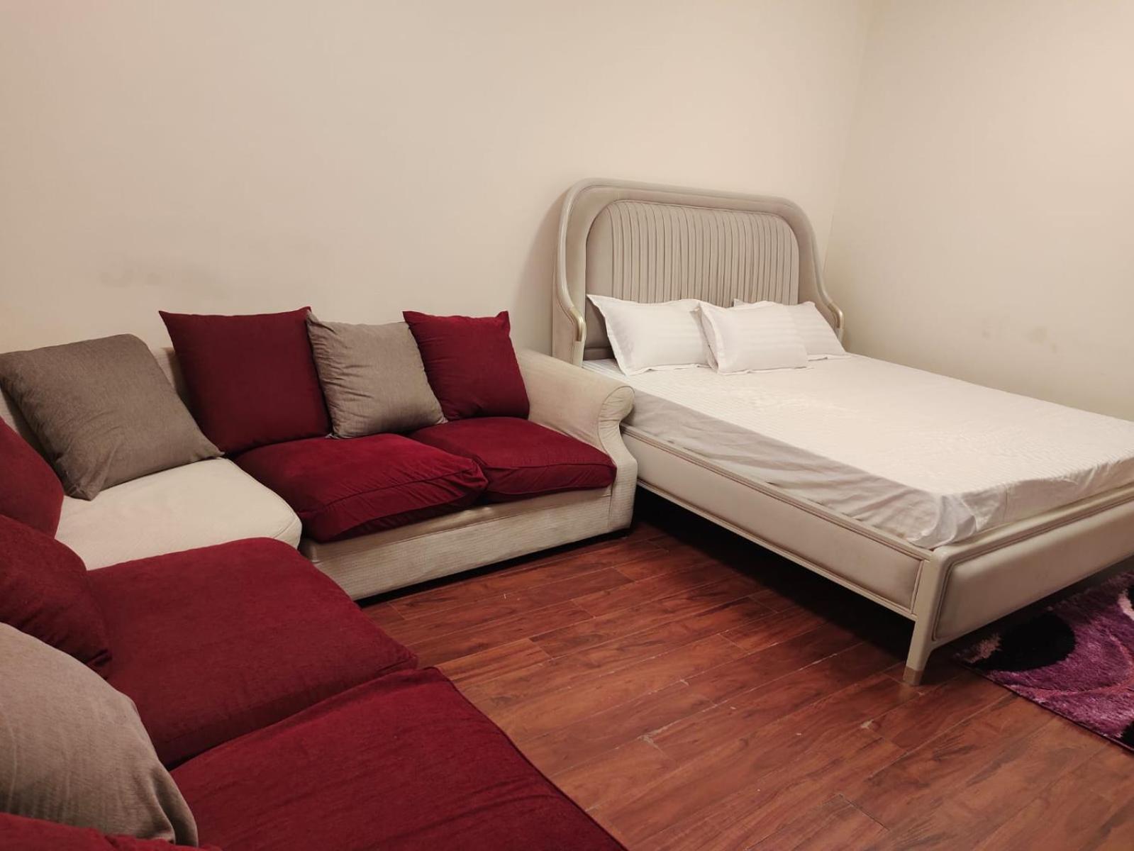 Arnim Suite - 3 Bedrooms Apartment Sharjah Bagian luar foto